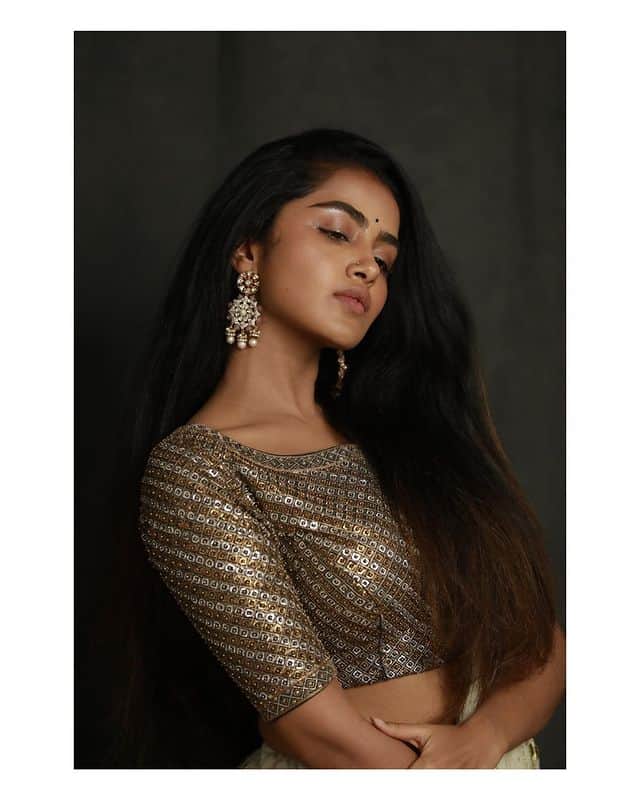 This image has an empty alt attribute; its file name is anupama-4-updatenews360.jpeg