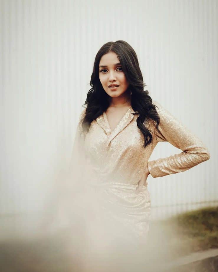 This image has an empty alt attribute; its file name is Anikha-3-Updatenews360.jpeg