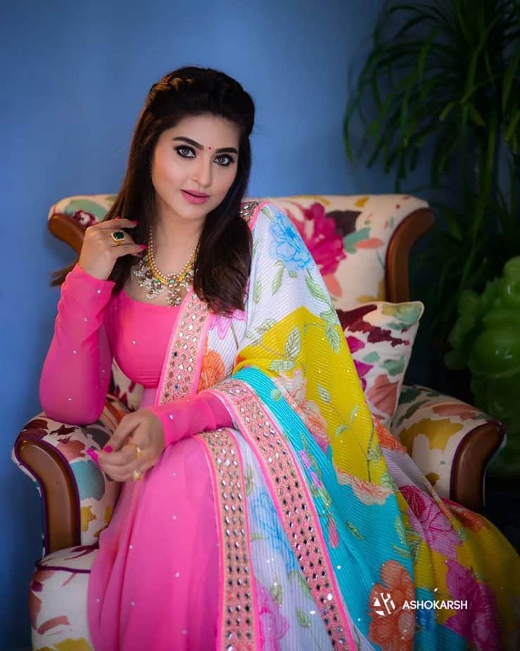 sneha-updatenews360-