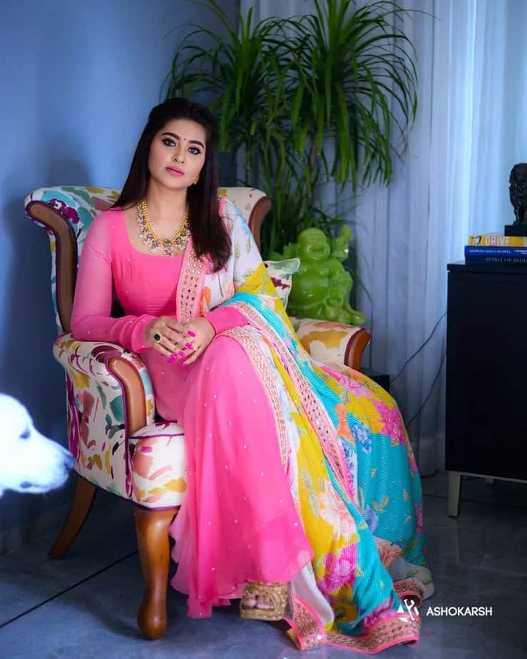 sneha-updatenews360-