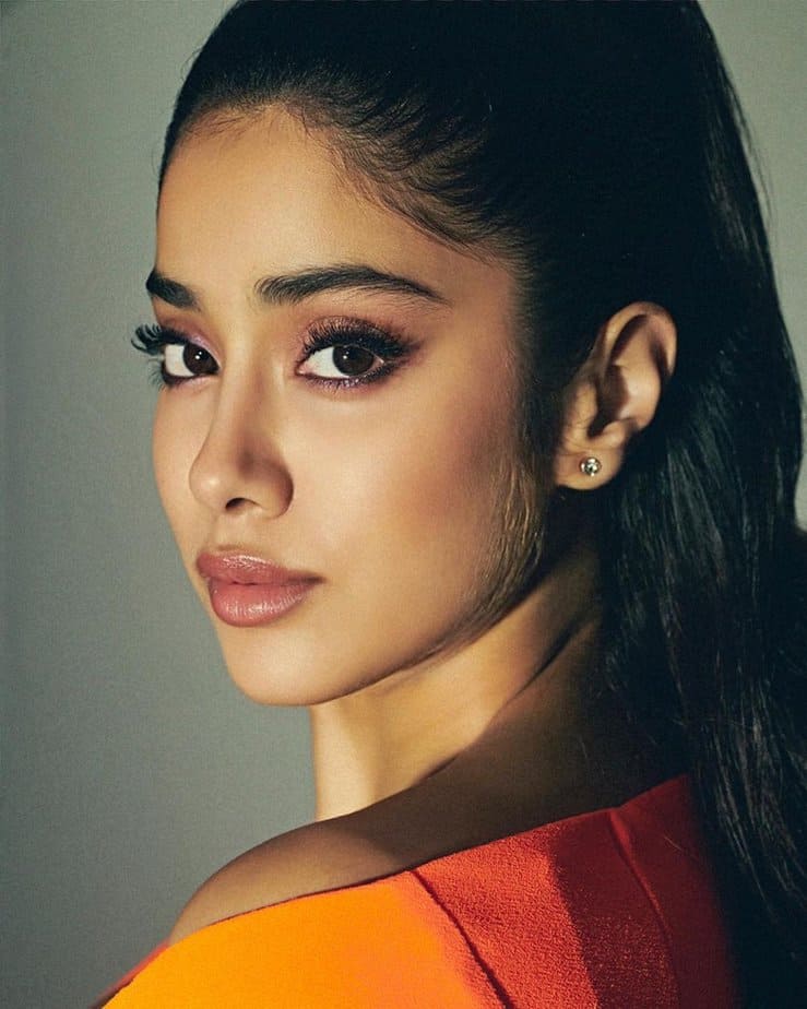 janhvi kapoor - updatenews360