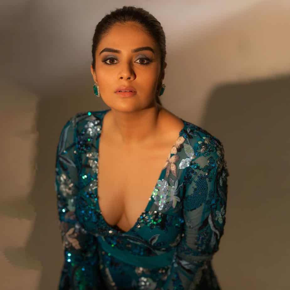 sreemukhi - updatenews360