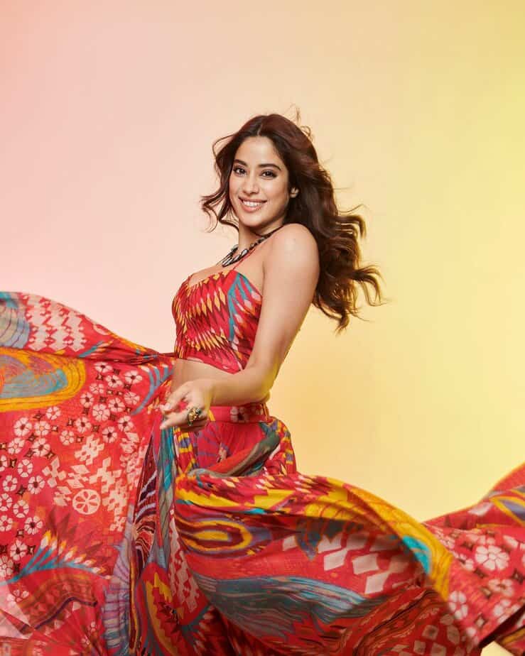 janhvi kapoor - updatenews360