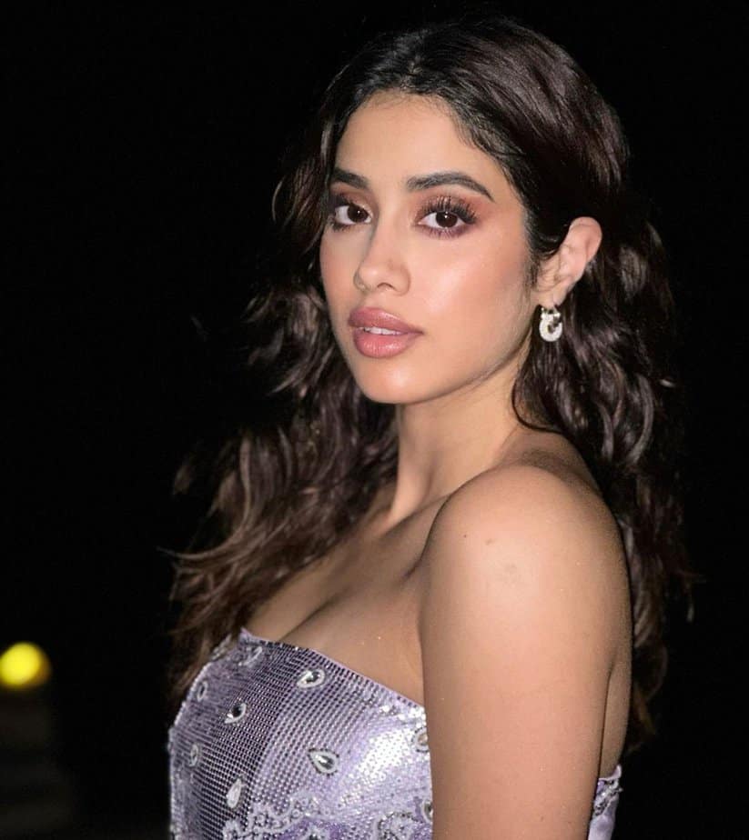 janhvi kapoor - updatenews360(1)