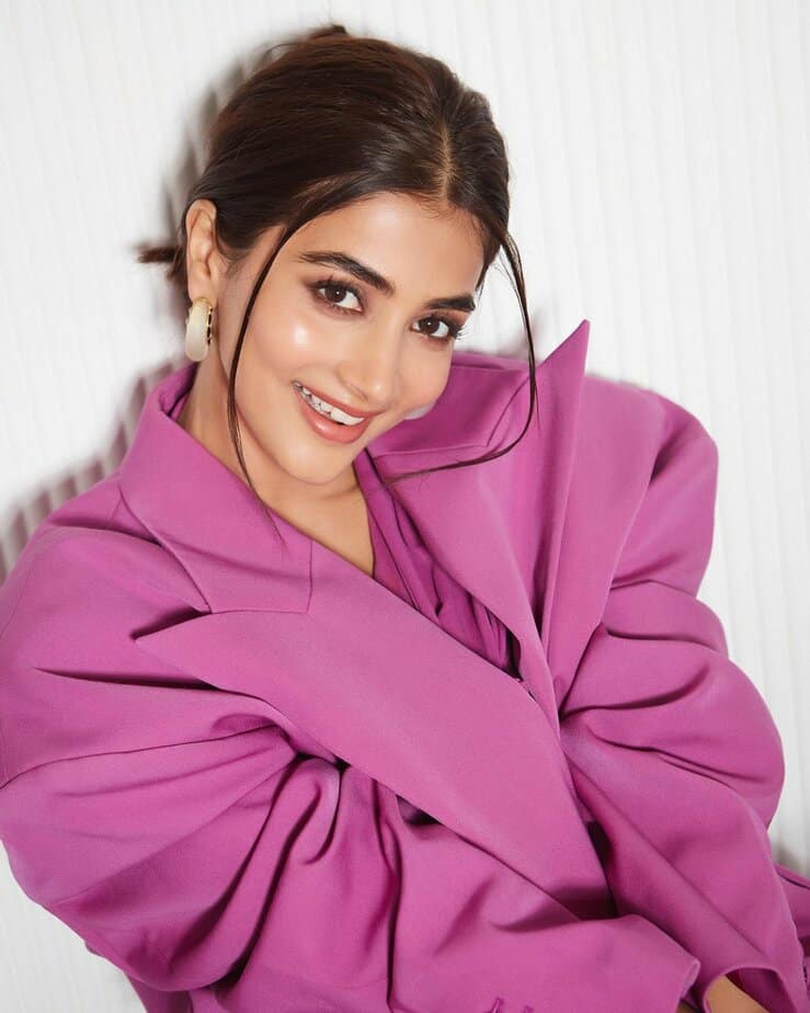 pooja hegde - updatenews360.jpg 1