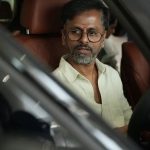 கோடிகளை கொட்டி காஸ்ட்லியான சொகுசு கார் வாங்கிய AR.முருகதாஸ்.. பகுமானமாக போஸ் கொடுத்த புகைப்படங்கள் வைரல்..!