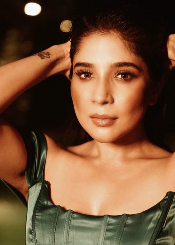 Sakshi Agarwal Photos Viral
