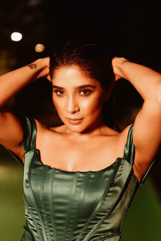 Sakshi Agarwal Viral Photos