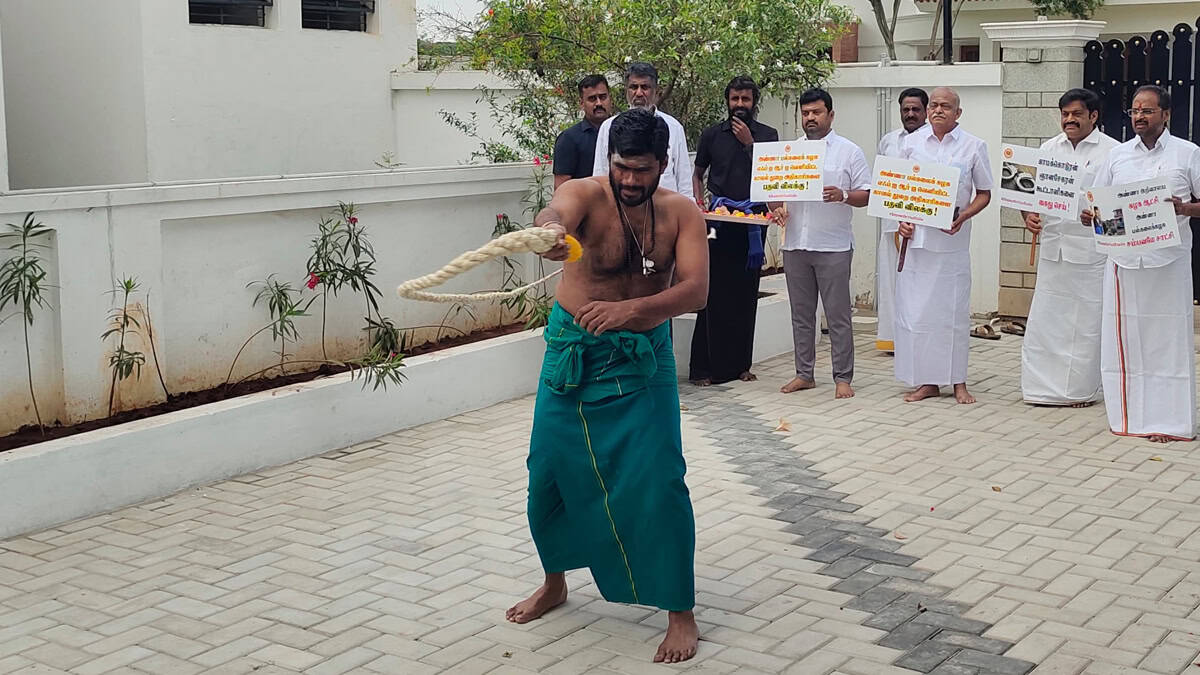 Annamalai self beating against DMK Govt