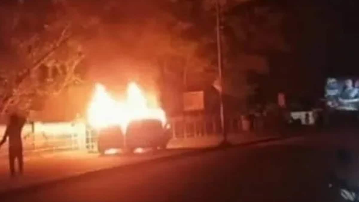 Husband killed wife to set fire car in Kerala