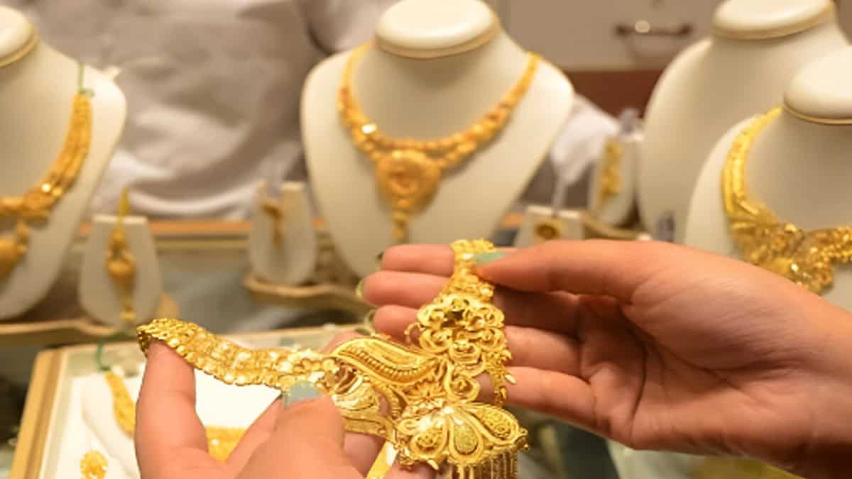 வரலாறு காணாத புதிய உச்சம்… ஒரு சவரன் ரூ.80 ஆயிரத்தை தாண்டியது.. இன்றைய தங்கம் விலை நிலவரம்!