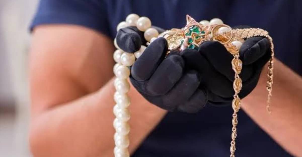 Jewel theft false case to girl in Villupuram