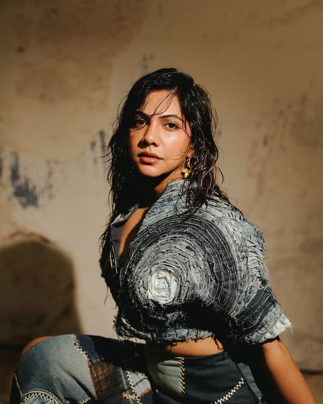 Madonna sebastian Photos Viral