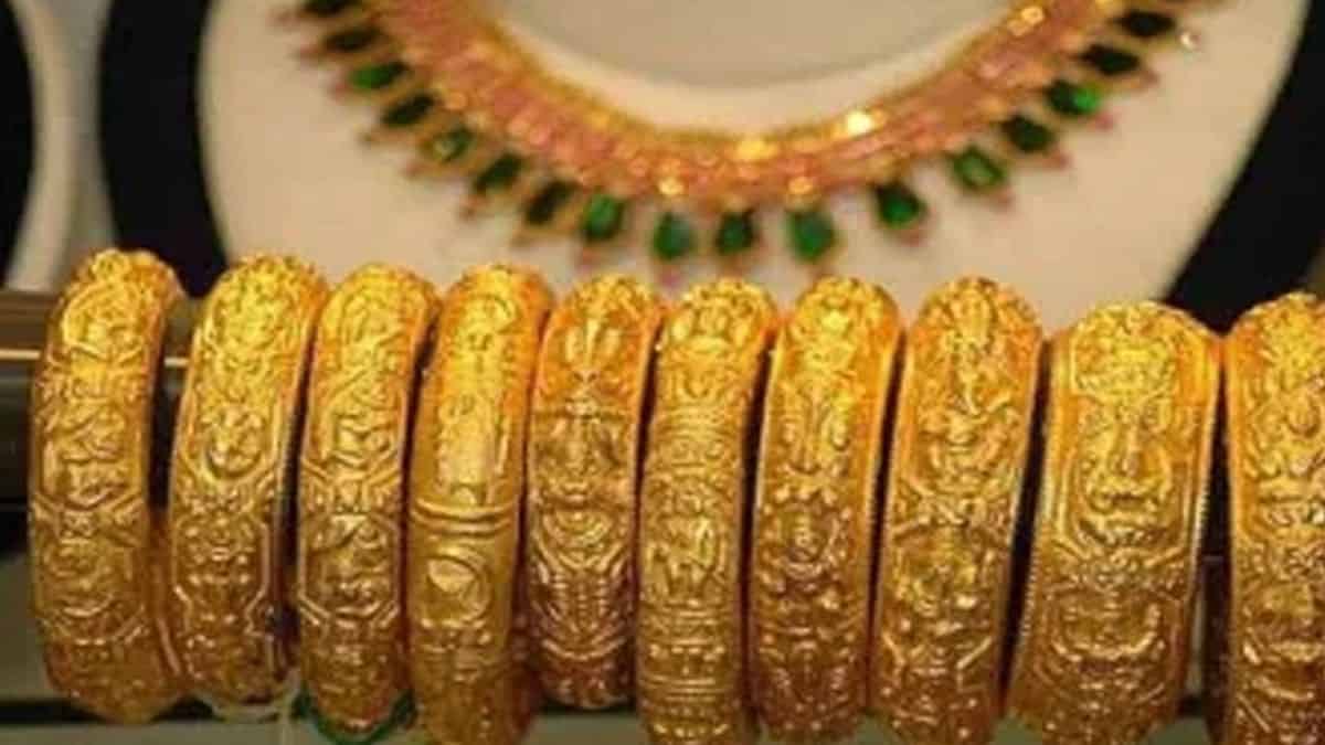 தொடர் வீழ்ச்சி காணும் தங்கம் விலை.. இன்றைய நிலவரம் என்ன?