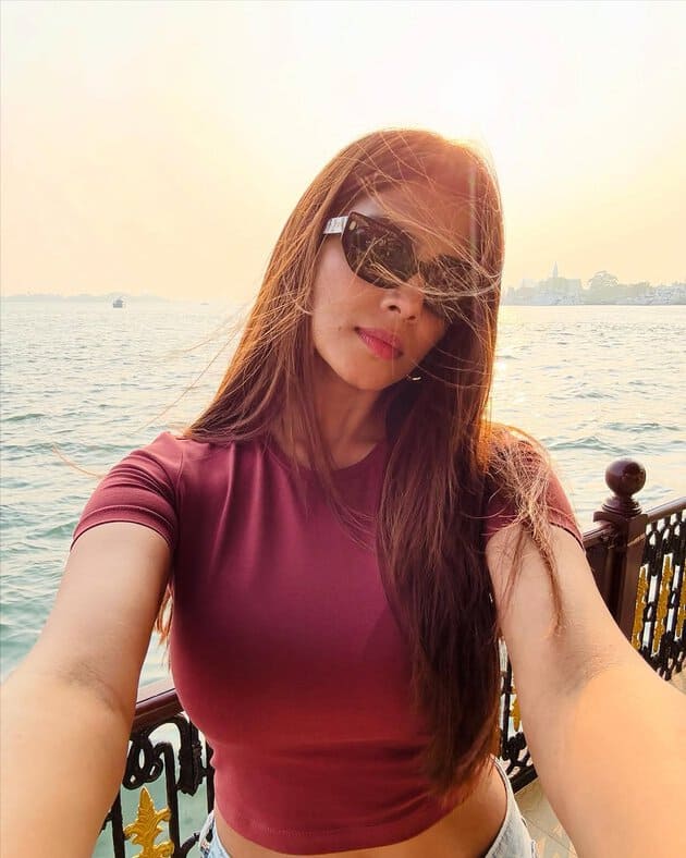 Malavika Mohanan Viral Photos