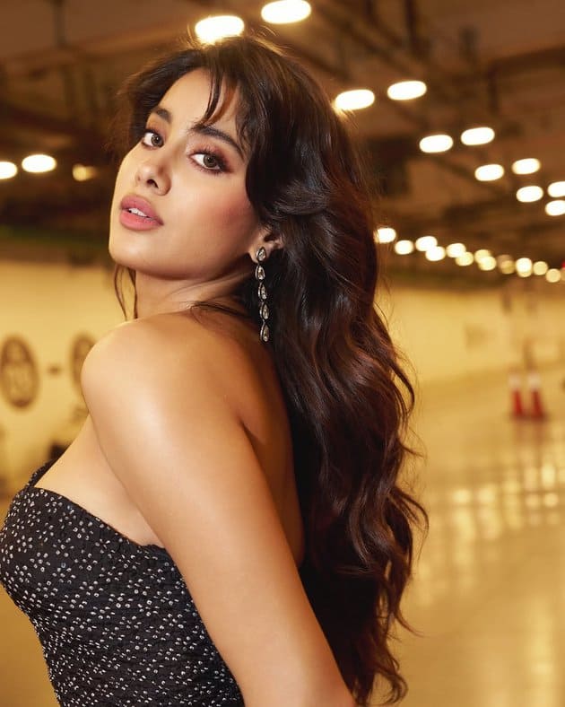 Janhvi Kapoor New Images