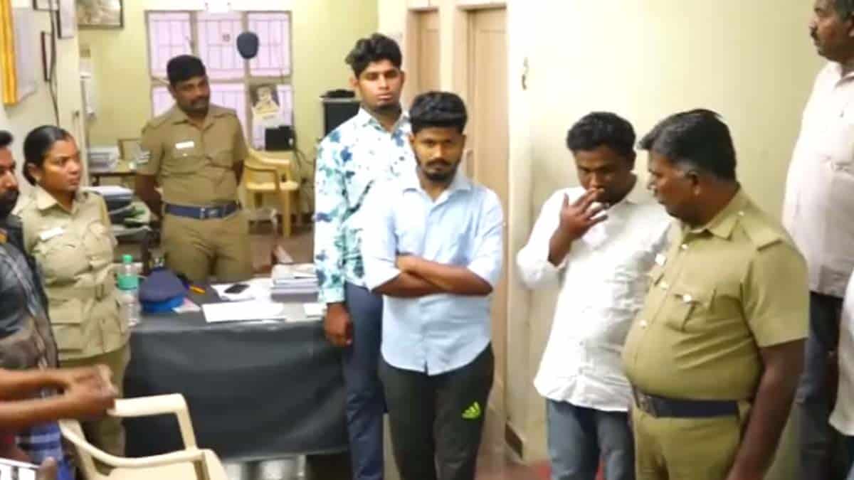 தமிழகத்தை உலுக்கிய பொள்ளாச்சி பாலியல் வழக்கு… குற்றவாளிகளுக்கு பரபரப்பு நீதிமன்றம் உத்தரவு!