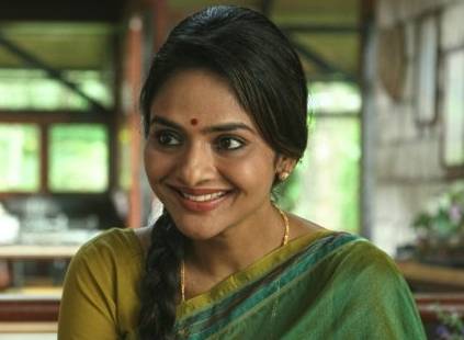 actress madhoo talked about forced kiss scene while she was acting as a heroine