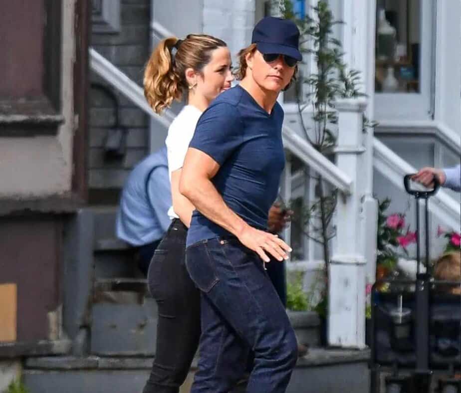 Ana de armas dating actor tom cruise photos are viral