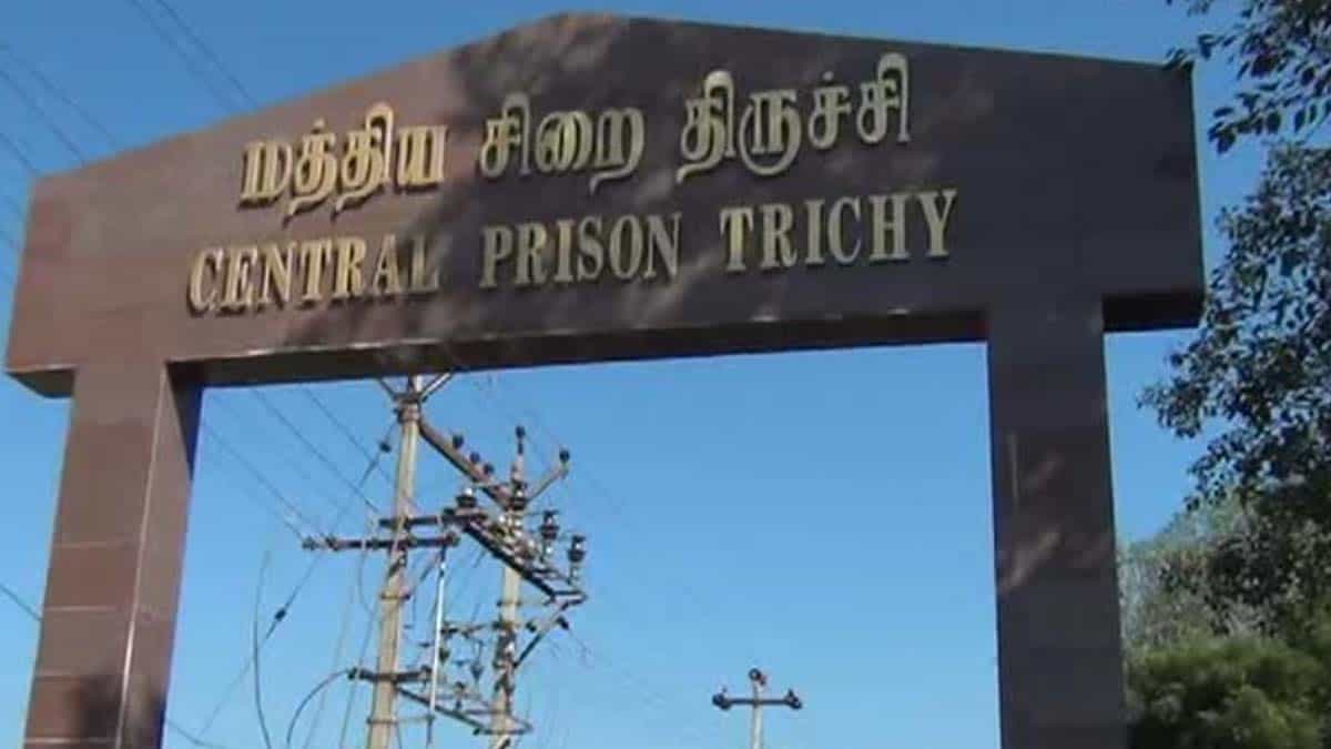 Life sentence prisoner escapes.. stir in Trichy Central Jail!