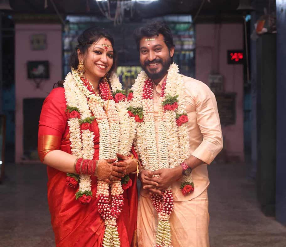 Madhampatti rangaraj new wife joy crizildaa first husband is the famous director