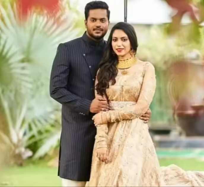 Madhampatti rangaraj new wife joy crizildaa first husband is the famous director