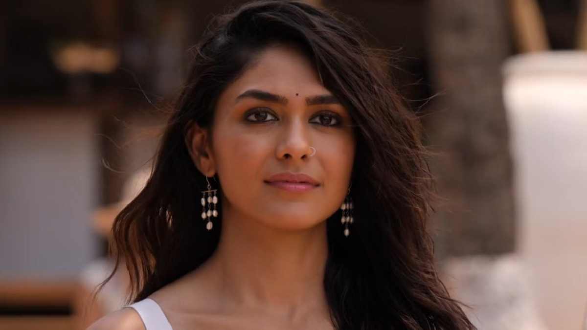 Mrunal thakur faced minor injury in dacoit movie shooting