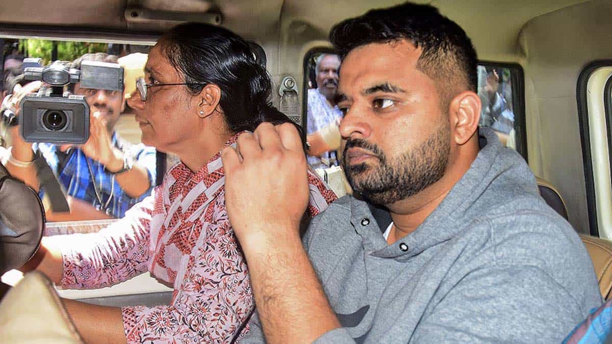 பாலியல் வன்கொடுமை வழக்கில் பிரஜ்வல் ரேவண்ணாவுக்கு ஆயுள் தண்டனை… நீதிமன்றம் அதிரடி!