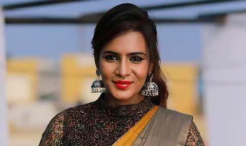 Actress Meera mitun admitted in hospital