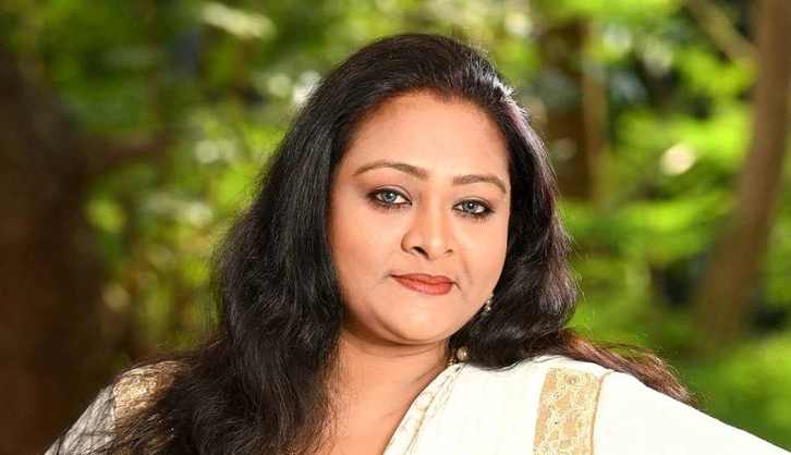 Shakeela put case on water melon star diwagar