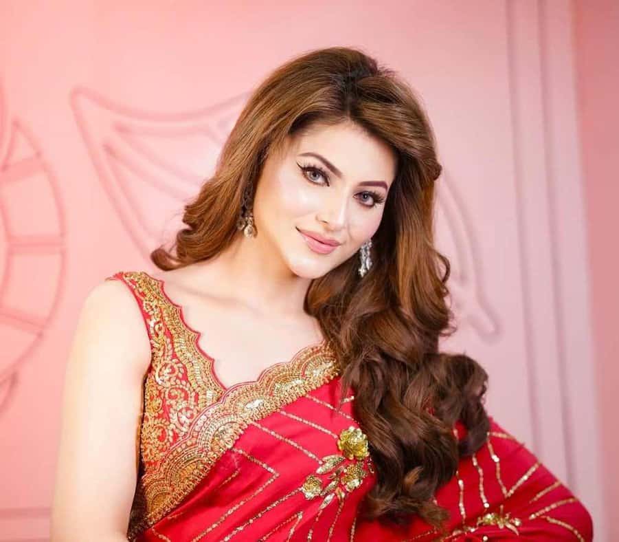Urvashi rautela bag stolen from london airport