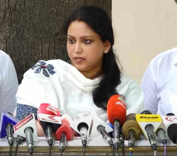 Joy crizildaa plead mk stalin for her issue with pregnancy with madhampatty rangaraj