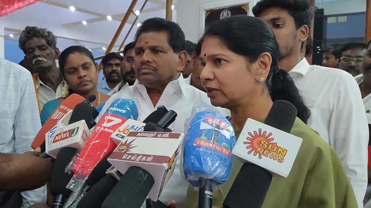 80% வாக்குறுதியை நிறைவேற்றிவிட்டோம்… வெள்ளை அறிக்கை வேணுமா? கறாராக சொன்ன கனிமொழி எம்பி!